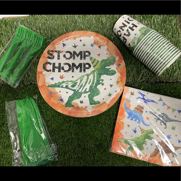 Dinosaur Birthday Party - Picture 2 of 13